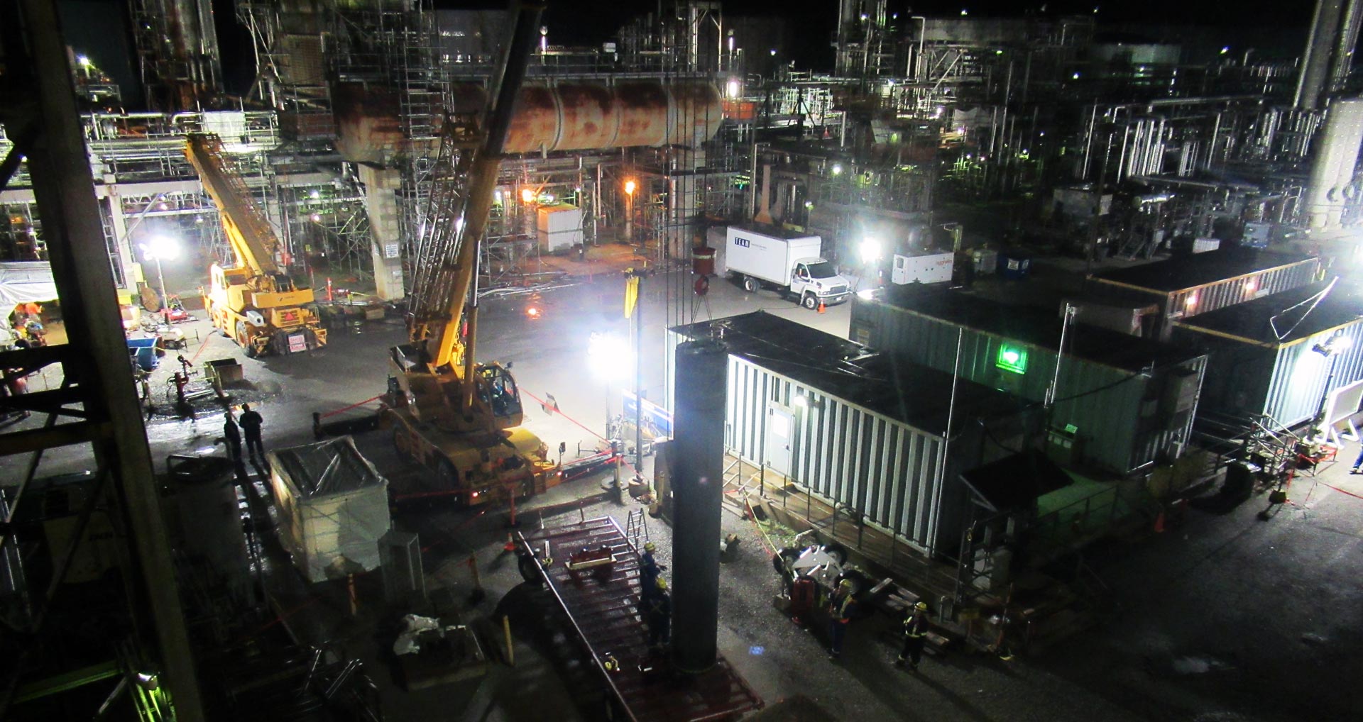 tiw-major-turnaround-project-platform-reactor-center-pipe-hoist-hero-1