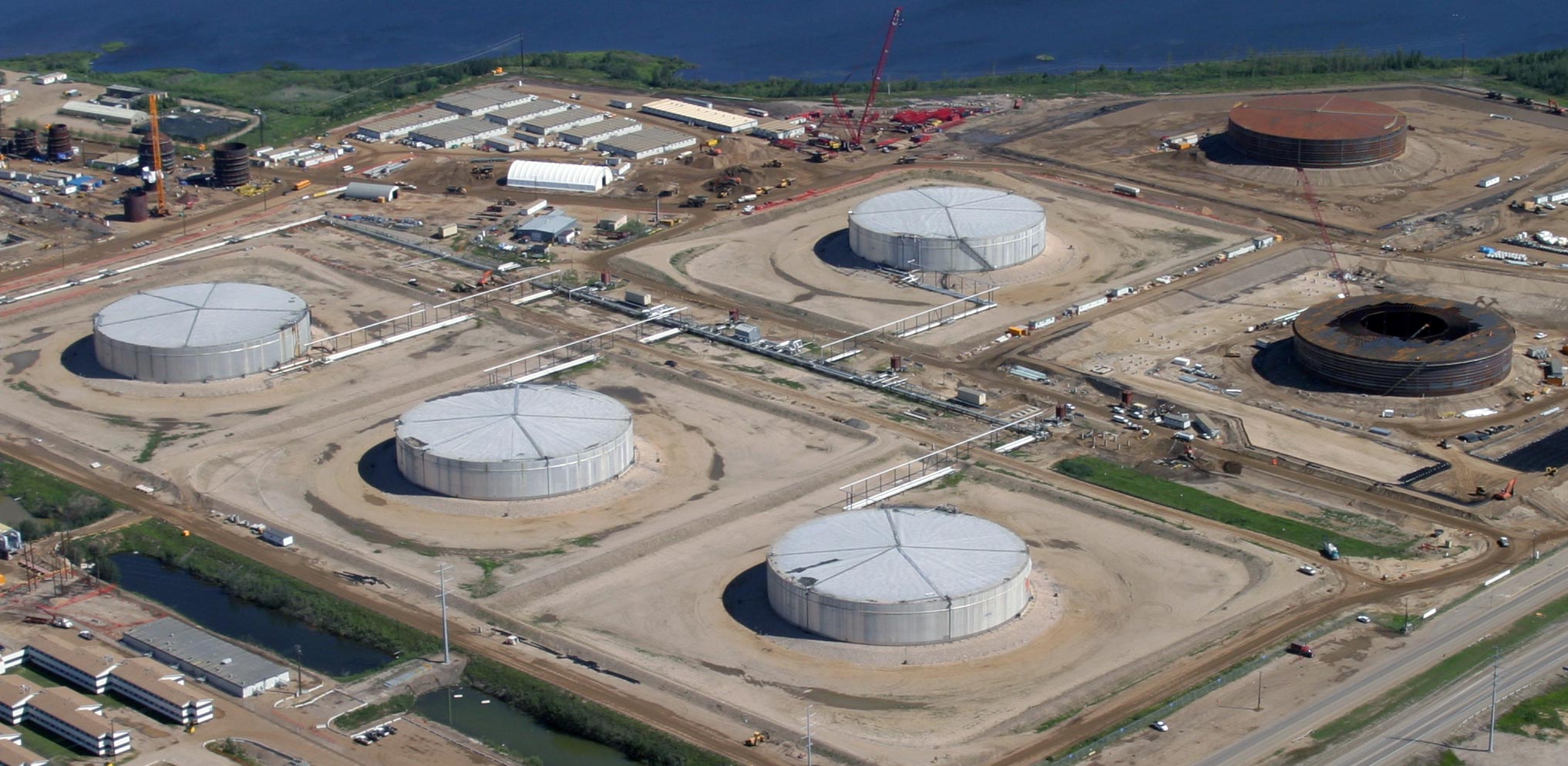 288' x 48' High, API 650 Column Supported Cone Roof Hot (400°F) Bitumen Storage Tanks